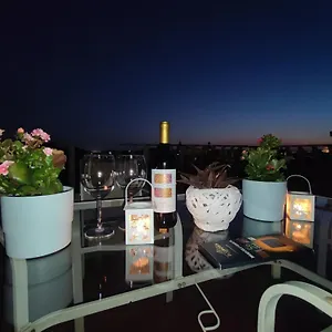 La Casa Sui Tetti Appartamento Aeroporto di Catania Fontana Rossa